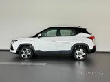 جاك JS4 2025 V4 1.5L بتصميم ثنائي اللون